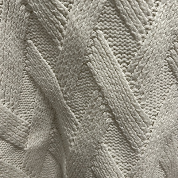 White knit sweater - Picture 3 of 4